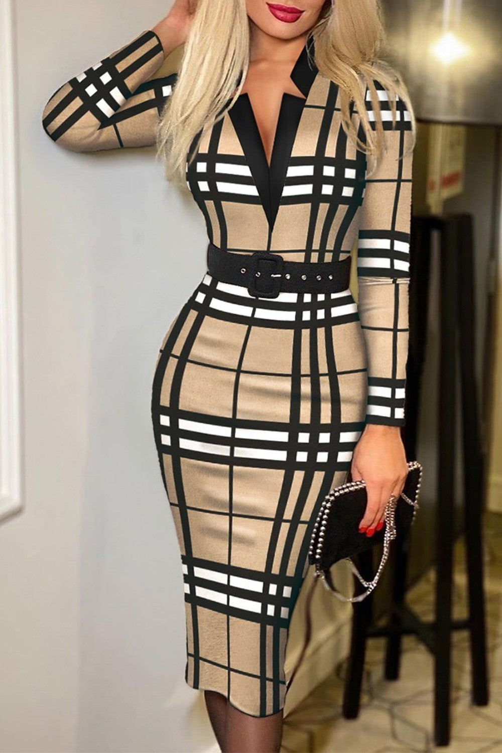 Elegant midi dress with check print and "V" neckline Sombra, beige - Trending Products
