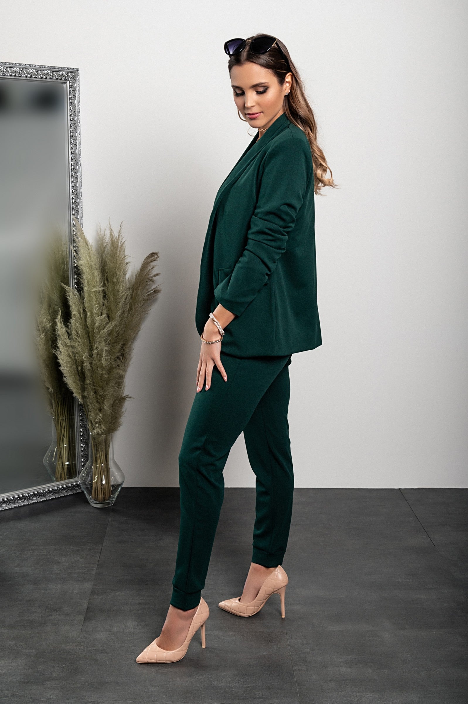 Elegant trousers and blazer set Estrena, green - Trending Products 