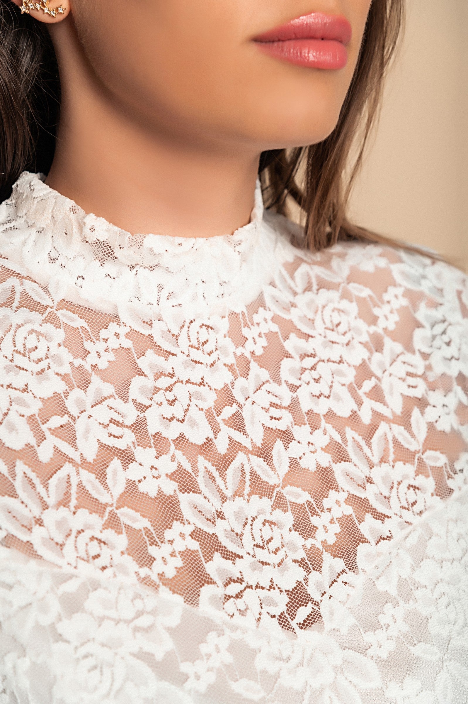 Elegant lace mini dress, white - Trending Products 